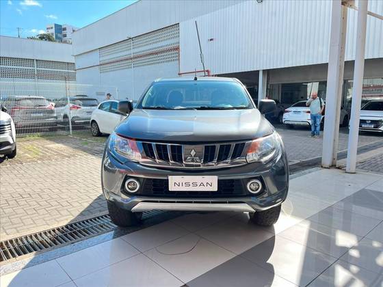 MITSUBISHI L200 TRITON 2.4 16V TURBO DIESEL SPORT GLS CD 4P 4X4 AUTOMÁTICO